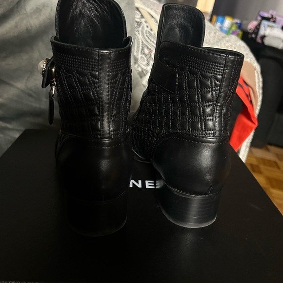 CHANEL Black Quilted Ankle Booties - Picture 5 of 11